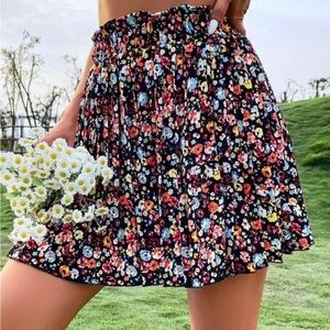 Floral skirt NWOT SIZE S/M